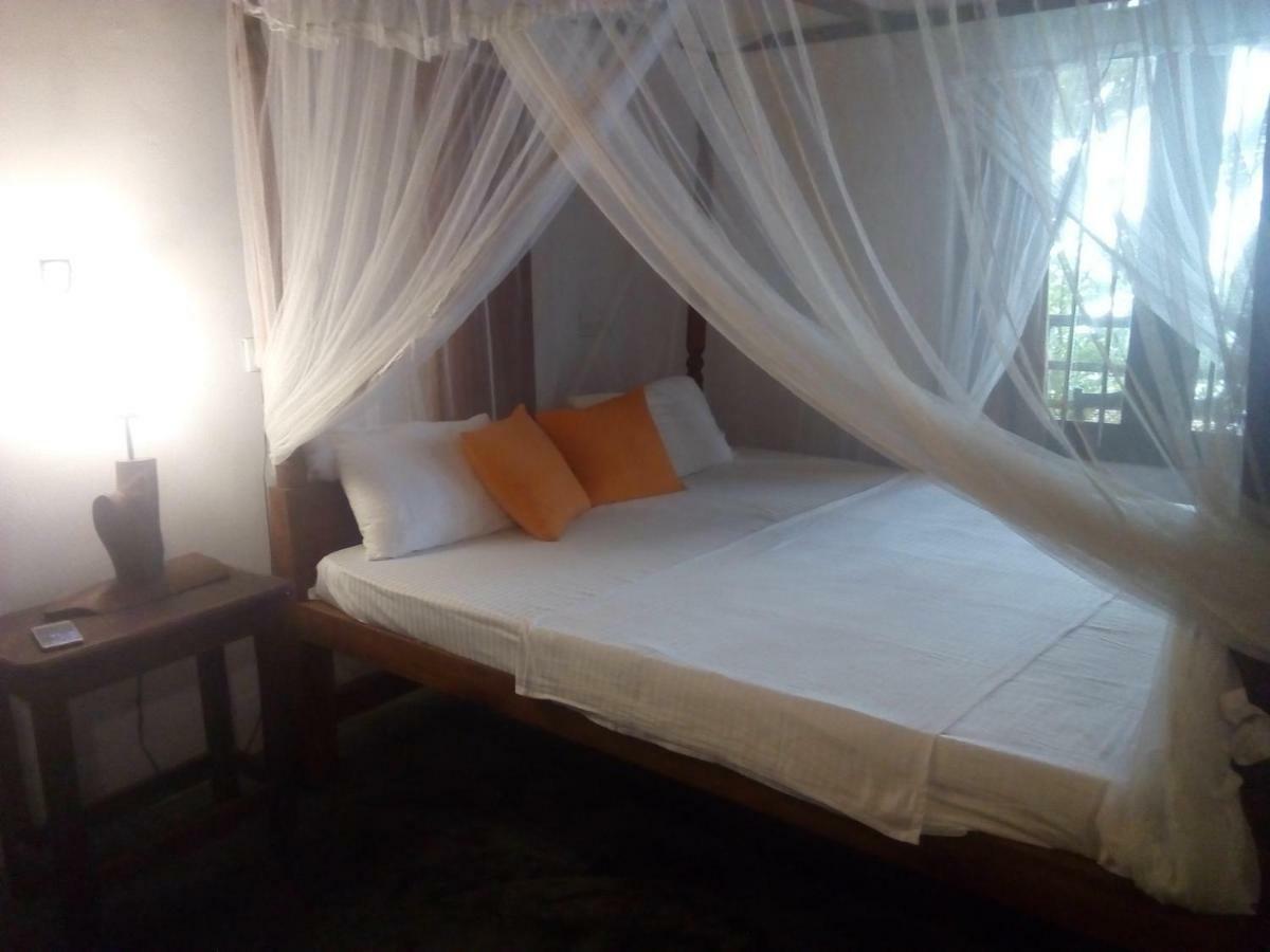 Sunset Colony Beach Resort Unawatuna Dış mekan fotoğraf